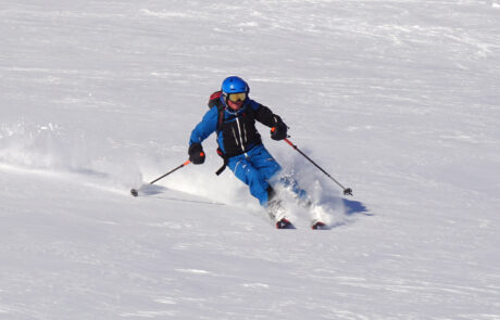 Ski tours deep snow course